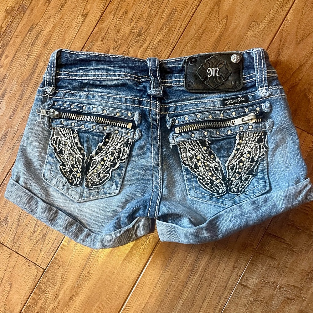 Miss Me Shorts Size 25
